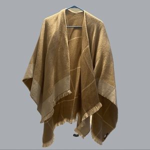 Banana Republic poncho / Sweater